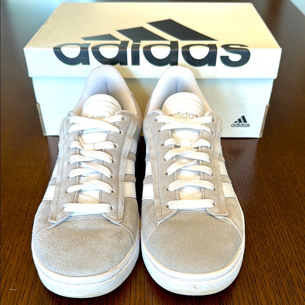 Adidas GRAND COURT ALPHA, soft grey and white tennis sneakers.